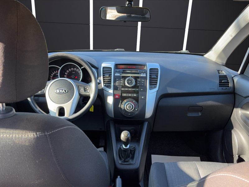 KIA VENGA 2010