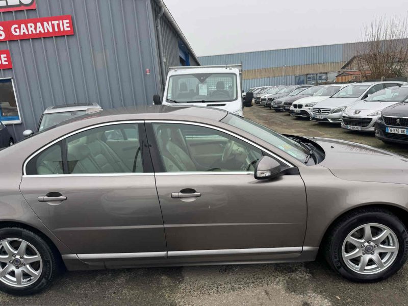 VOLVO S80 2.4 D5 185Ch