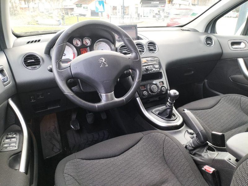 PEUGEOT 308 2011