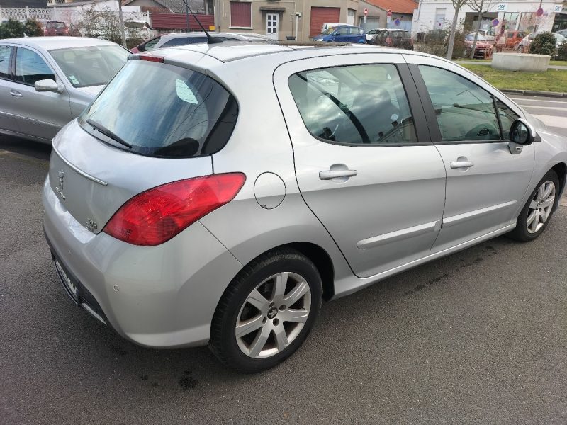 PEUGEOT 308 2011