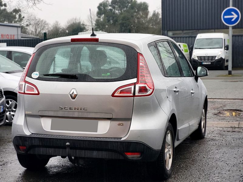 RENAULT SCENIC 3 III 2010