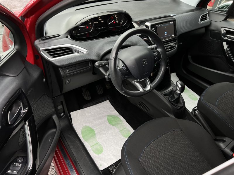 PEUGEOT 208 PHASE 2 II STYLE 1.2 82 Cv ECRAN TACTILE REGULATEUR LIMITEUR CRIT AIR 1 - GARANTIE 1 AN