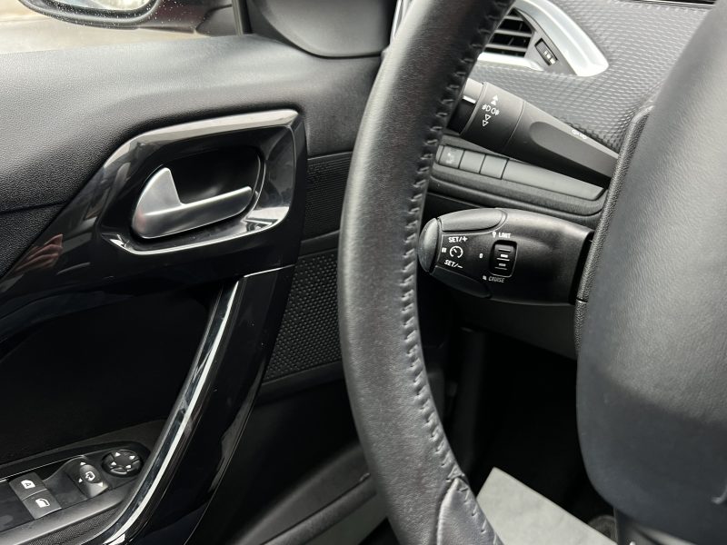 PEUGEOT 208 PHASE 2 II STYLE 1.2 82 Cv ECRAN TACTILE REGULATEUR LIMITEUR CRIT AIR 1 - GARANTIE 1 AN