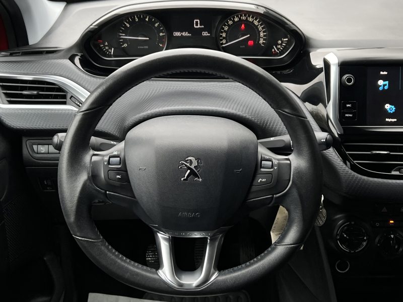 PEUGEOT 208 PHASE 2 II STYLE 1.2 82 Cv ECRAN TACTILE REGULATEUR LIMITEUR CRIT AIR 1 - GARANTIE 1 AN