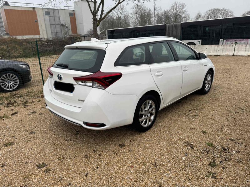 TOYOTA AURIS 1.8 HYBRIDE 136 ACTIVE TOURING SPORT