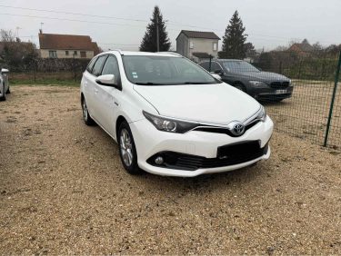 TOYOTA AURIS 1.8 HYBRIDE 136 ACTIVE TOURING SPORT