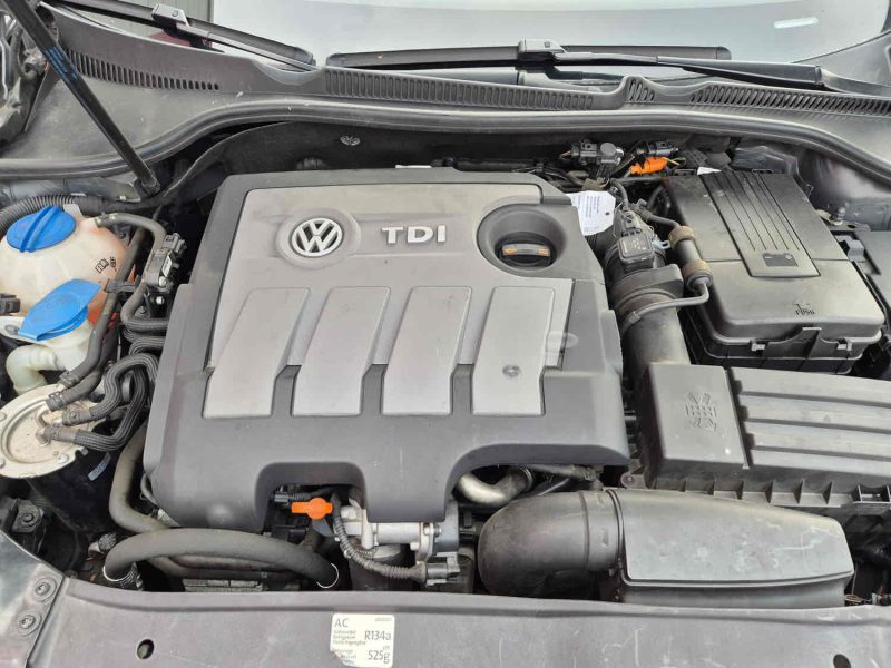 VOLKSWAGEN GOLF VI  2011