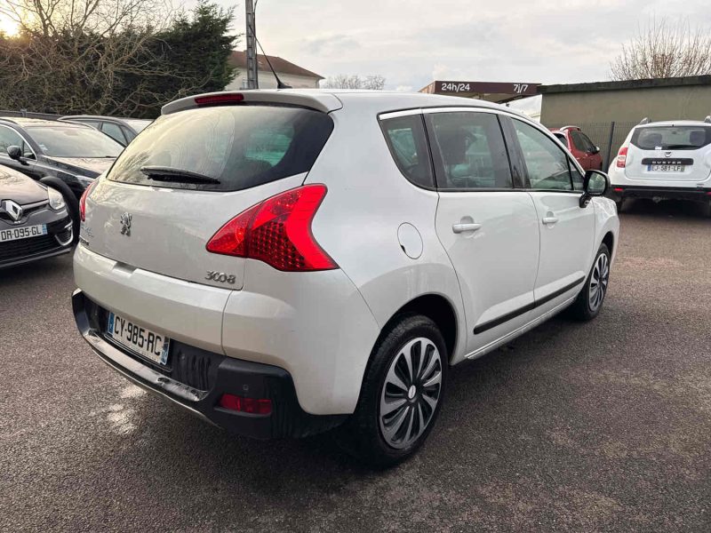 PEUGEOT 3008 2013