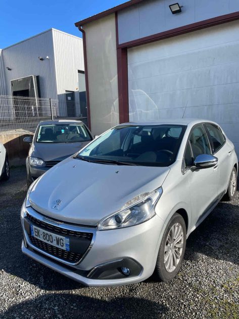 PEUGEOT 208 2017