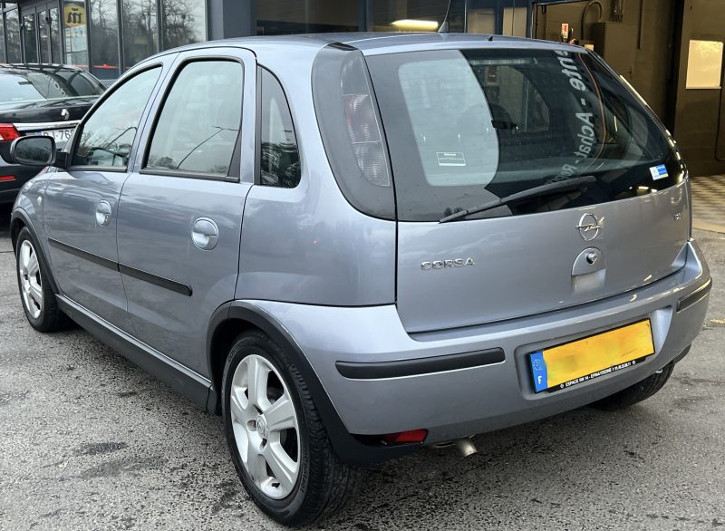 OPEL CORSA C III PHASE 2 1.2 75 Cv 5 PORTES / CLIMATISATION BLUETOOTH 25 300 Kms - GARANTIE 1 AN