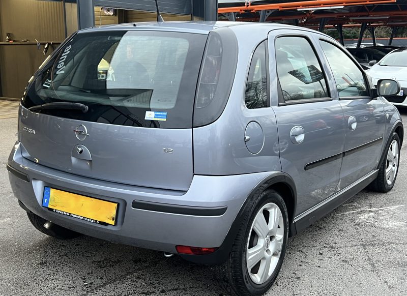 OPEL CORSA C III PHASE 2 1.2 75 Cv 5 PORTES / CLIMATISATION BLUETOOTH 25 300 Kms - GARANTIE 1 AN