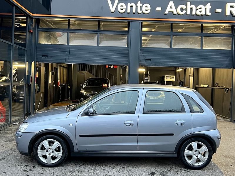 OPEL CORSA C III PHASE 2 1.2 75 Cv 5 PORTES / CLIMATISATION BLUETOOTH 25 300 Kms - GARANTIE 1 AN