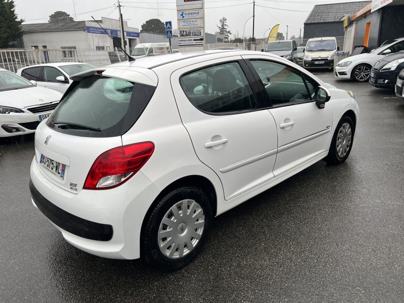 PEUGEOT 207 2011