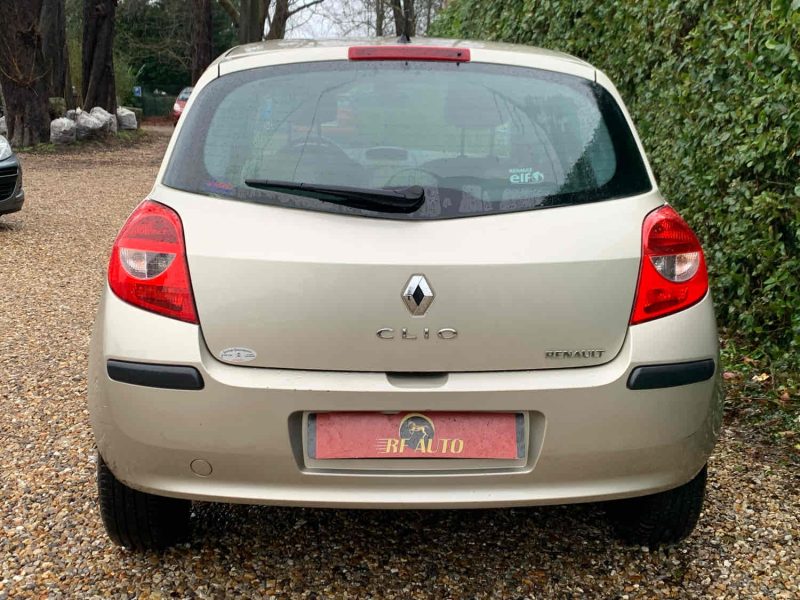 RENAULT CLIO 2007 1.5 dCi (68Ch)