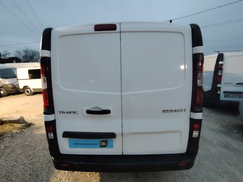 RENAULT TRAFIC 2015