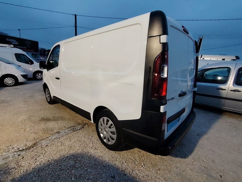 RENAULT TRAFIC 2015