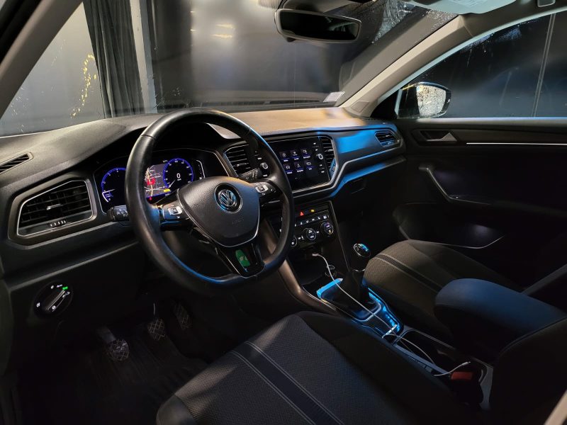 VOLKSWAGEN T-ROC 1.0 TSI BVM6 LOUNGE / VIRTUAL COCKPIT + CARPLAY + SIEGGES CHAUFFANTS / /