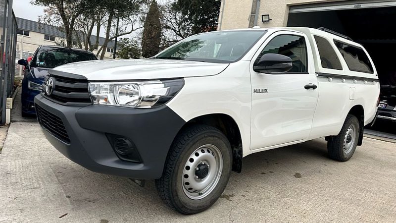 TOYOTA TOYOTA HILUX 2024