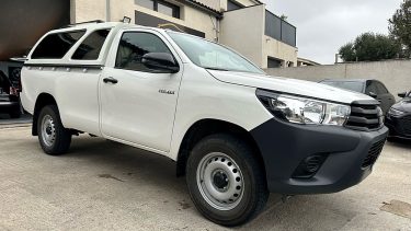 TOYOTA TOYOTA HILUX 2024