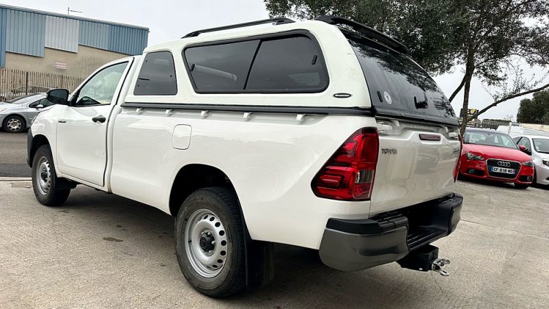 TOYOTA TOYOTA HILUX 2024