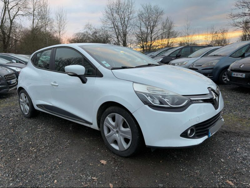 RENAULT CLIO 2015