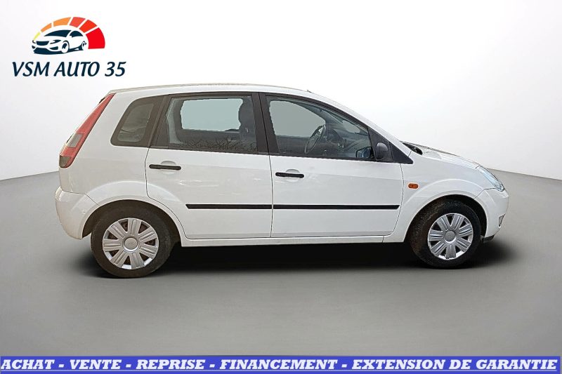 FORD FIESTA 1.4i 16V 80 Trend BVM5 1ere main