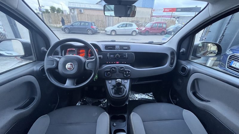 FIAT PANDA III Série spéciale YOUNG 2015 1,2l / 69cv