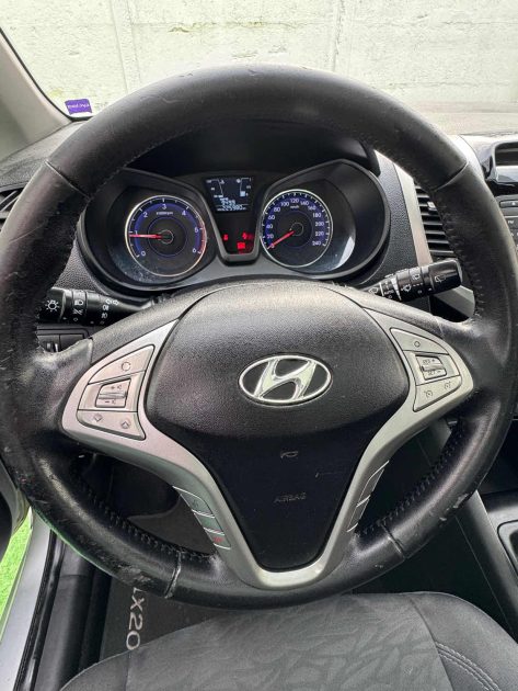 HYUNDAI IX20 2012