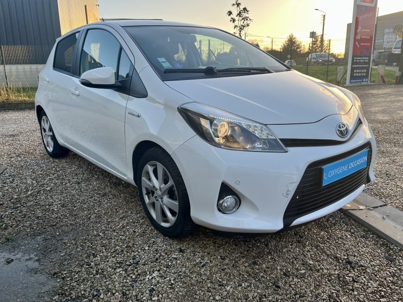 TOYOTA YARIS HYBRID 2013