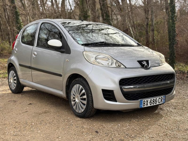 PEUGEOT 107 1.0i 68ch 2-Tronic Urban Move 5p 