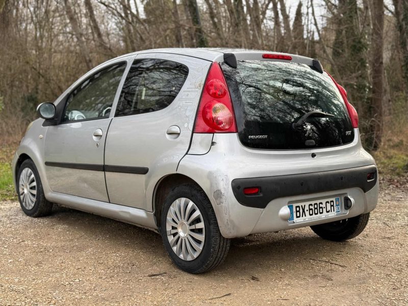 PEUGEOT 107 1.0i 68ch 2-Tronic Urban Move 5p 