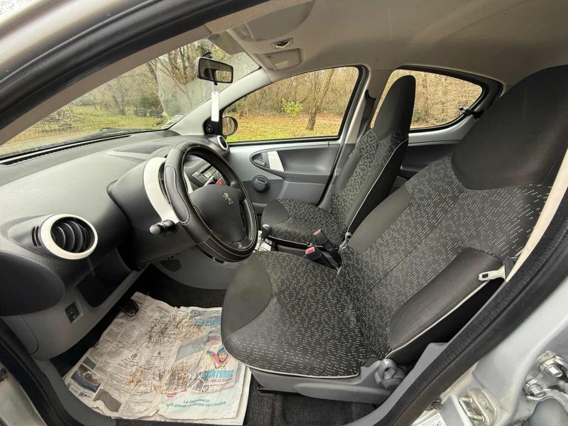 PEUGEOT 107 1.0i 68ch 2-Tronic Urban Move 5p 