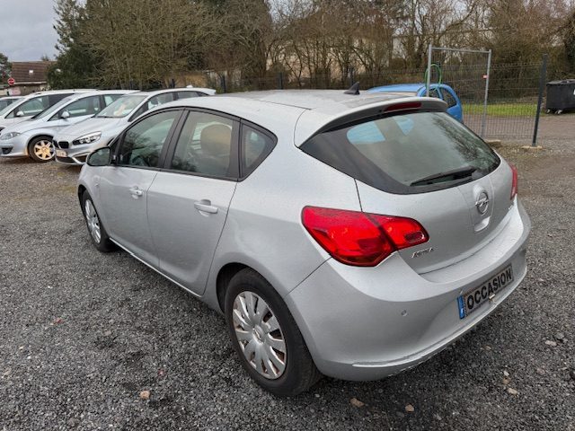 OPEL ASTRA 2013 - 185000 KM