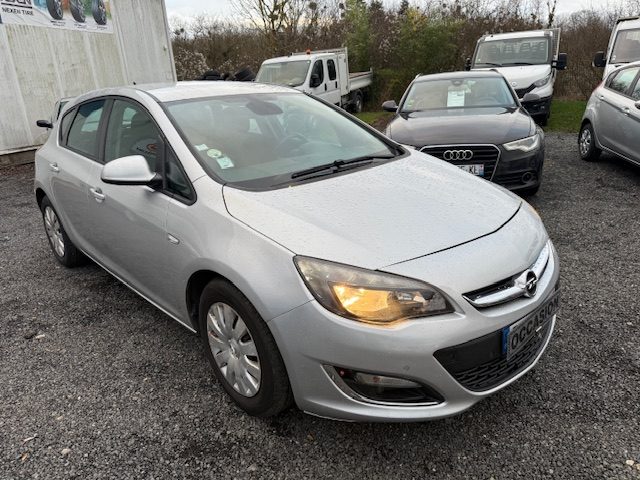 OPEL ASTRA 2013 - 185000 KM