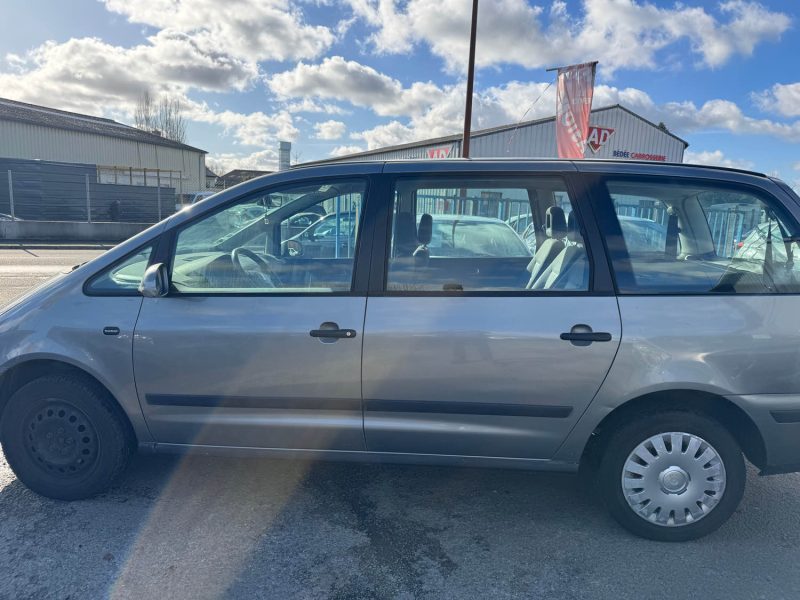 VOLKSWAGEN SHARAN 1.9 TDI 130