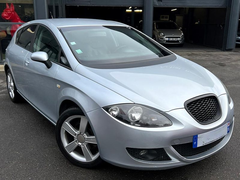 SEAT LEON II 1.9 TDI 105 Cv 83 400 Kms ECRAN TACTILE APPLE CARPLAY CAMERA CUIR - GARANTIE 1 AN