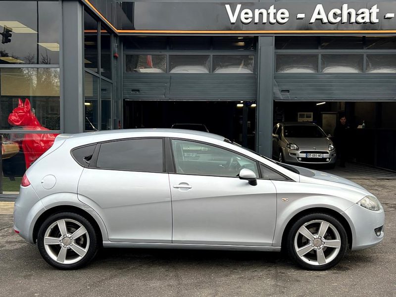 SEAT LEON II 1.9 TDI 105 Cv 83 400 Kms ECRAN TACTILE APPLE CARPLAY CAMERA CUIR - GARANTIE 1 AN