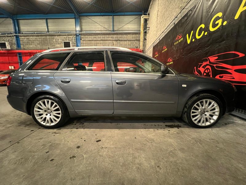 AUDI A4 2.5 TDI V6 163