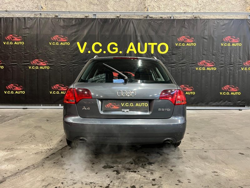 AUDI A4 2.5 TDI V6 163