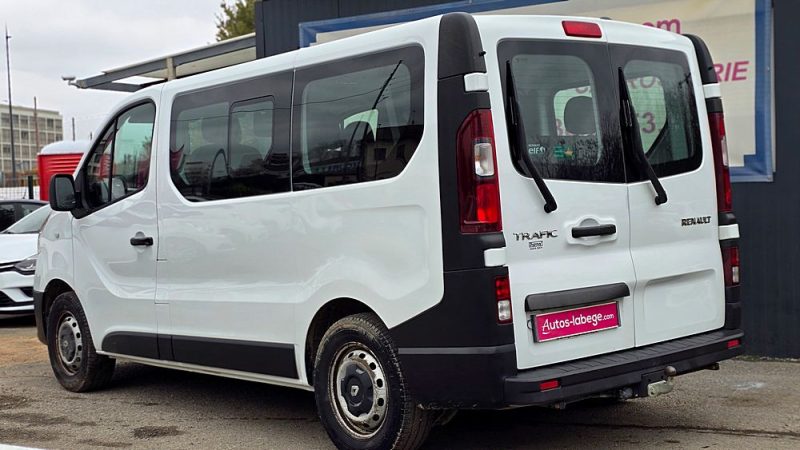 RENAULT TRAFIC 2015