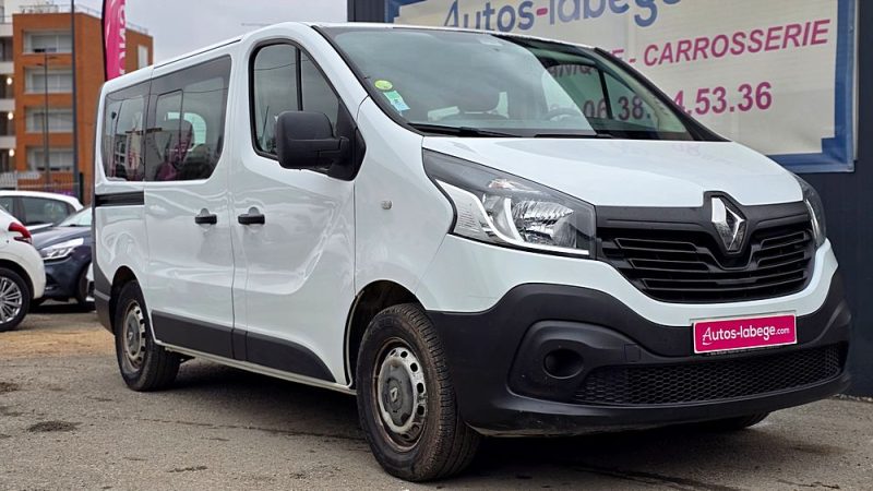 RENAULT TRAFIC 2015