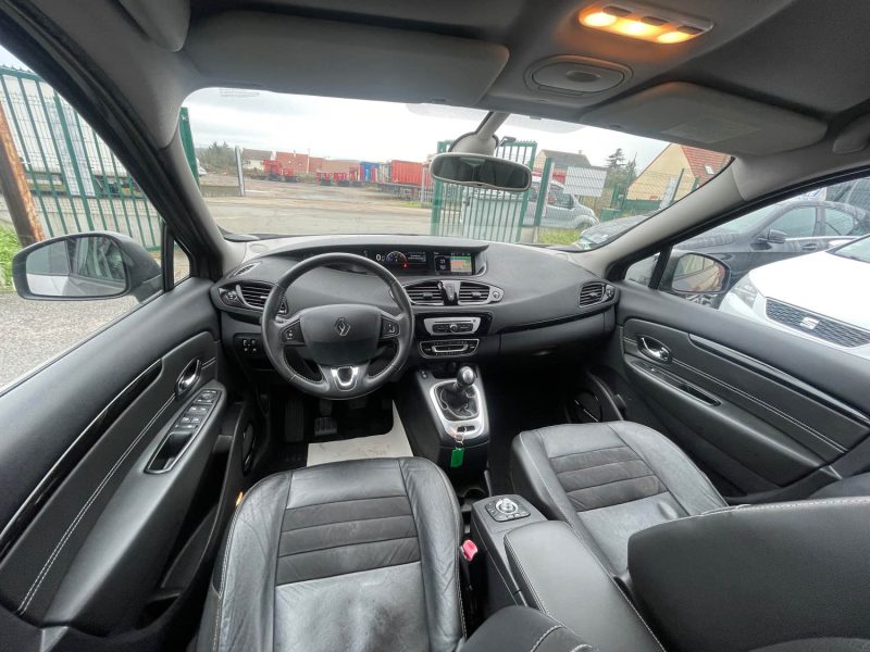 RENAULT MEGANE SCENIC 2013 BOSE