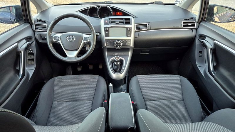 TOYOTA VERSO 2015