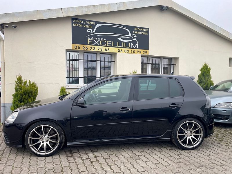 VOLKSWAGEN GOLF R32 2008