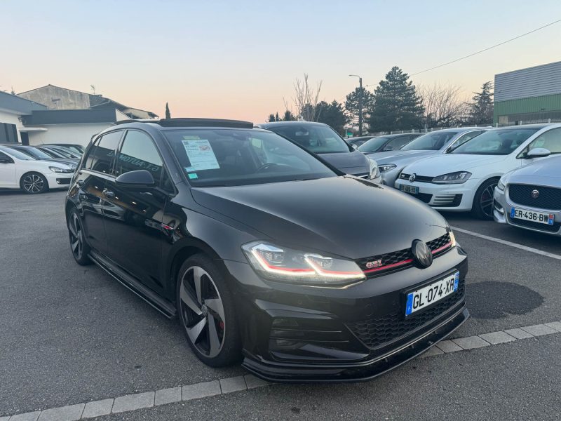 VOLKSWAGEN GOLF GTI  2019