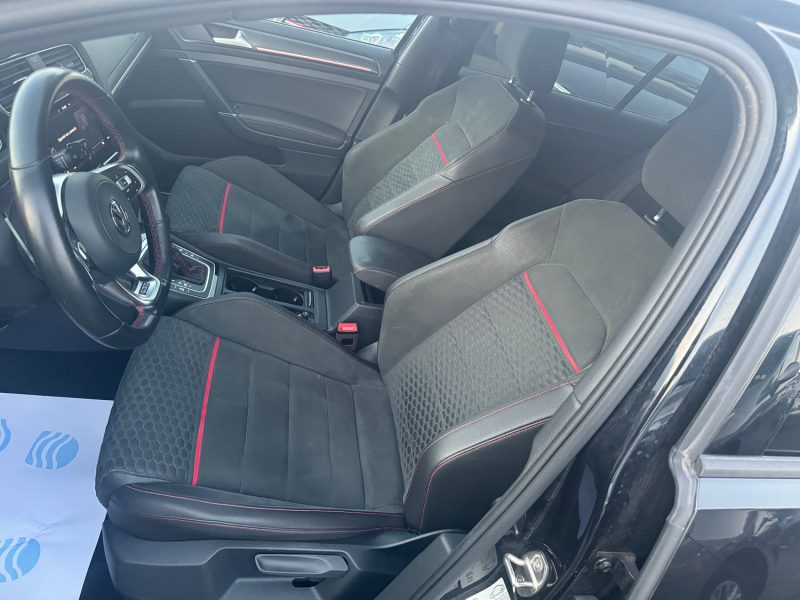 VOLKSWAGEN GOLF GTI  2019