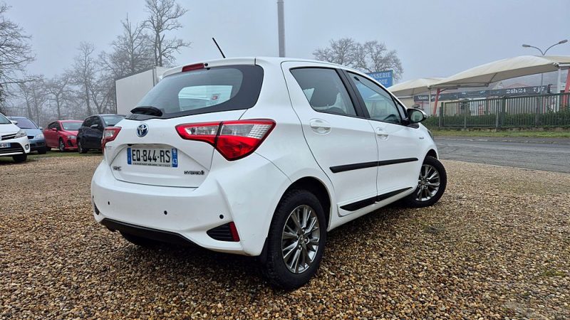 TOYOTA YARIS HYBRID 2017