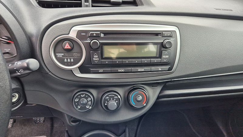 TOYOTA YARIS 2012