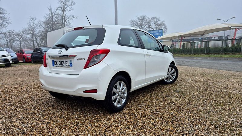 TOYOTA YARIS 2012