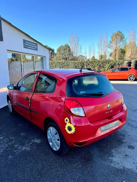 RENAULT  CLIO 2012 Yahoo! 1.2 LEV 75CV / Embrayage Neuf / Distribution Neuve 